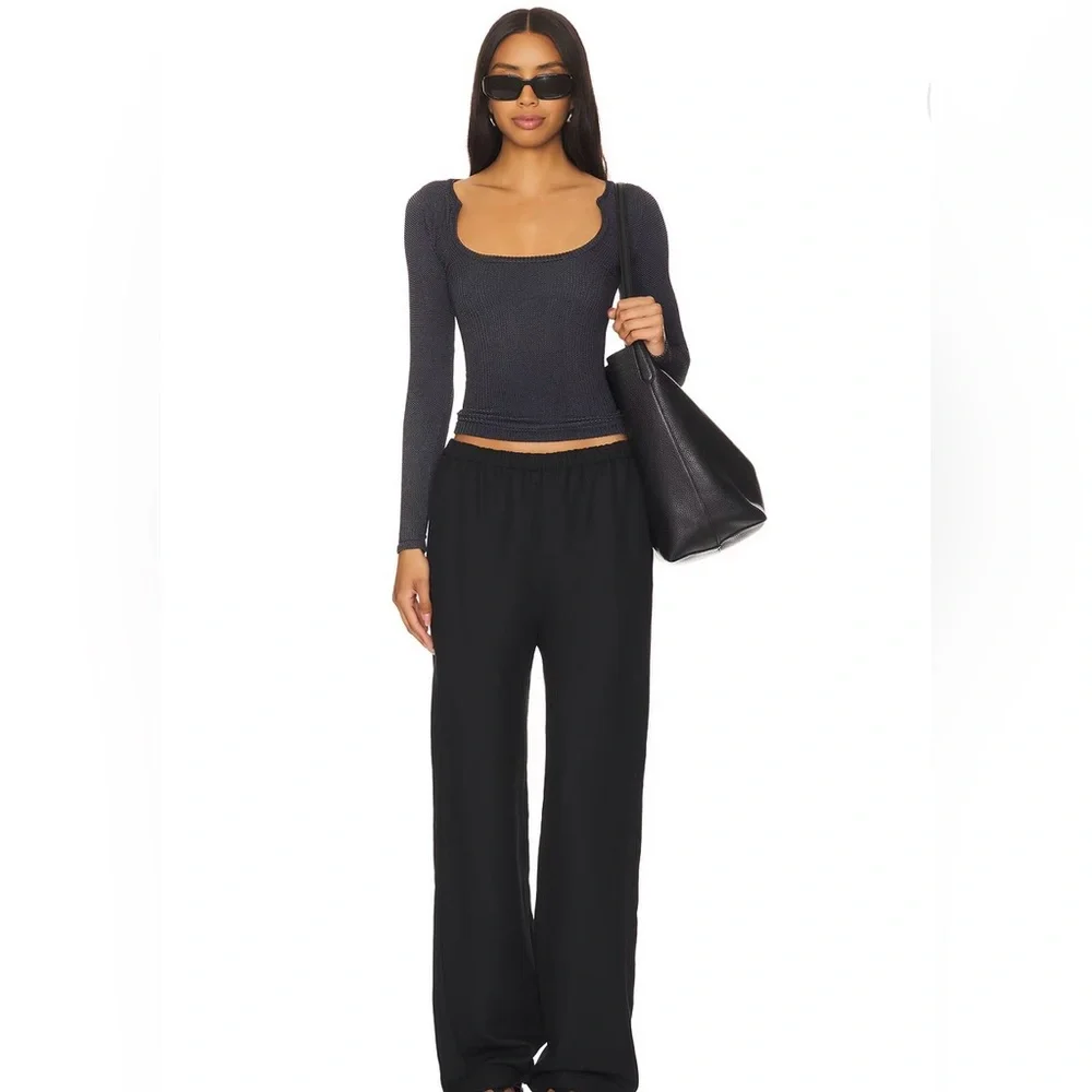 Intimately FP Clean Slate Seamless Layering Top In Black NWT - Picture 4 of 7